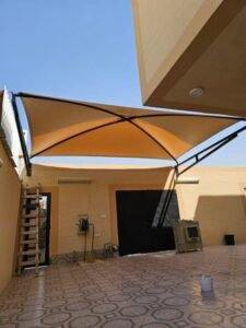 مضلة لحماية السيارات من أشعة الشمس