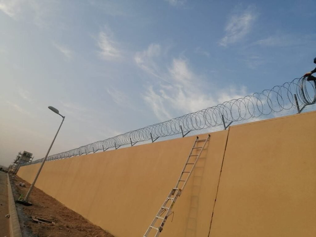 مقاول تركيب أسلاك شائكة 