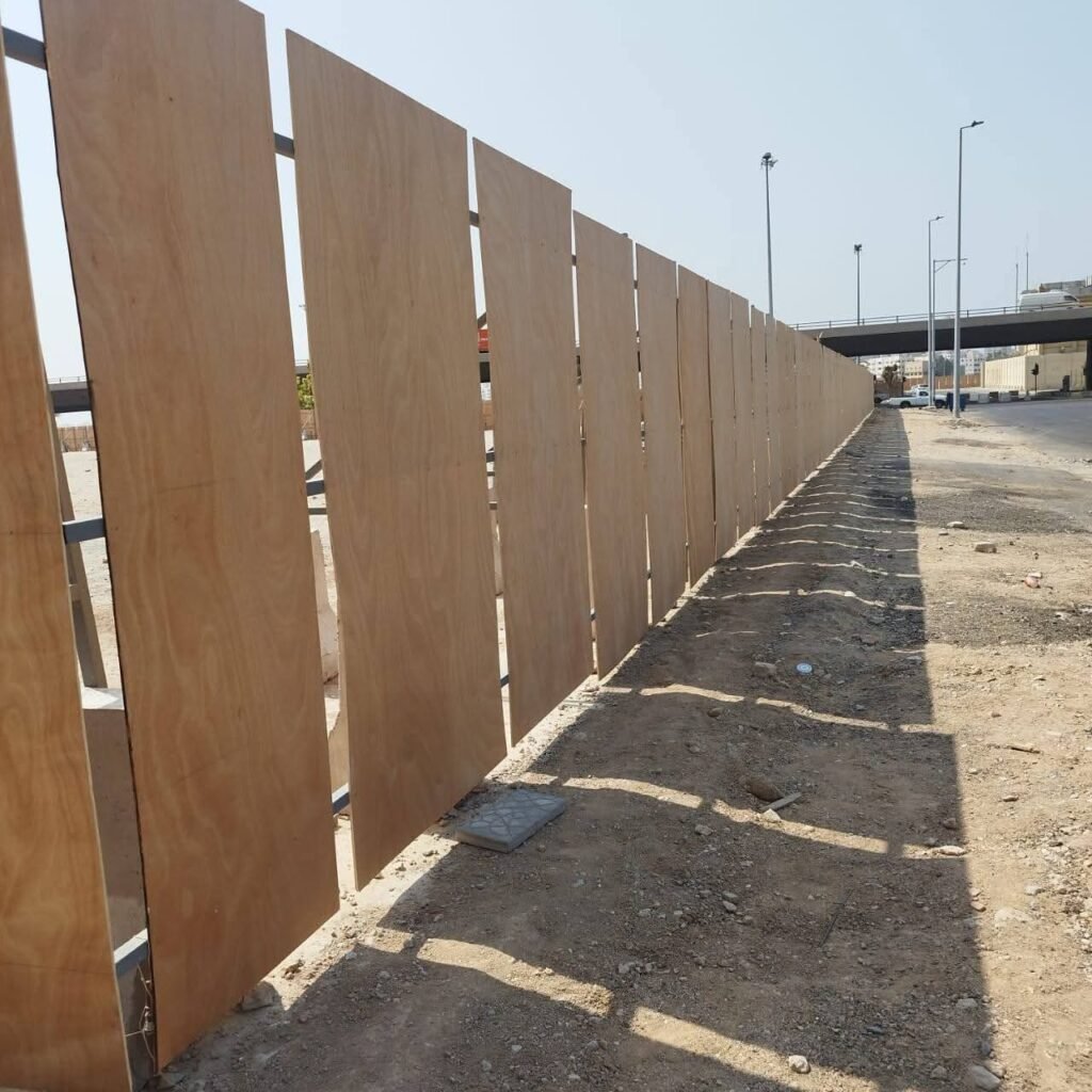 مقاول اسوار خشبية